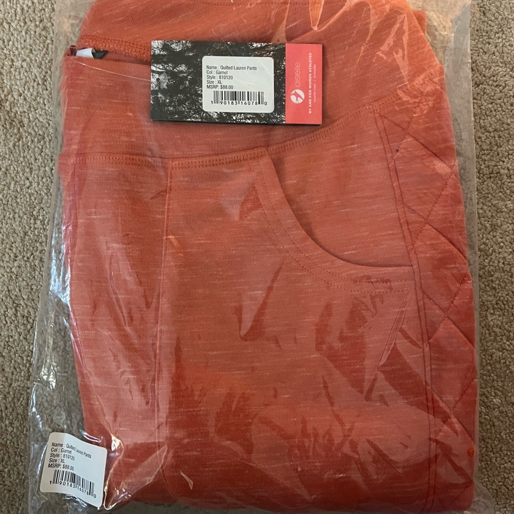 Oiselle quilted Lauren pants in garnet XL